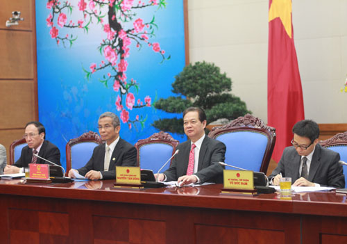 ນາຍົກລັດຖະມົນຕີ ຫງວຽນເຕີນຢຸງ ເຮັດວຽກ ກັບສະຫະພັນໃຫຍ່ແຮງງານຫວຽດນາມ